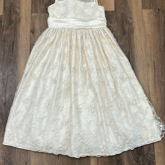 Cinderella Cream Girls Dress Formal layered tie back with zip up back - Picture 3 of 13